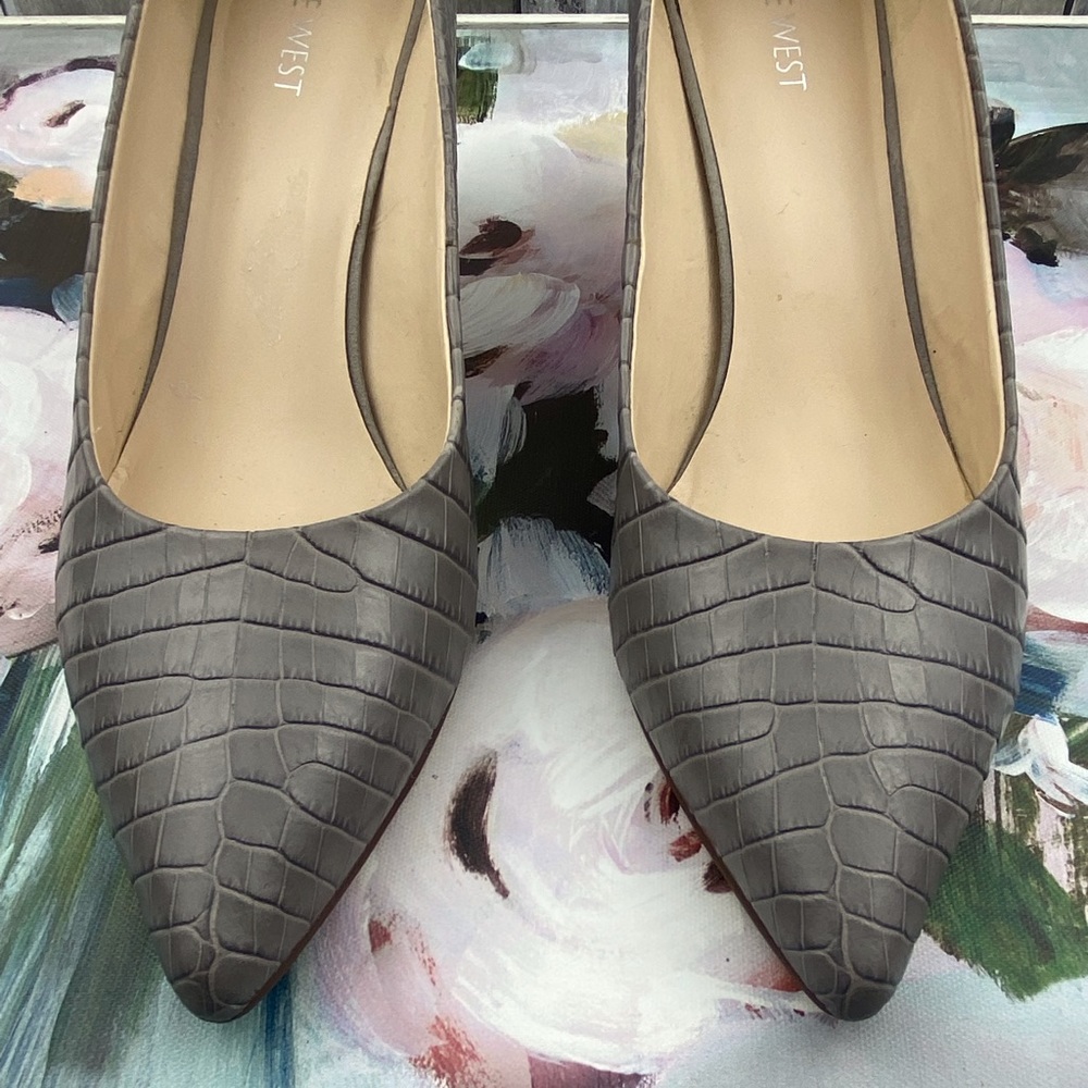Nine West Eara Gray Faux Croc Print Leather Heels Size 10 - Picture 3 of 12